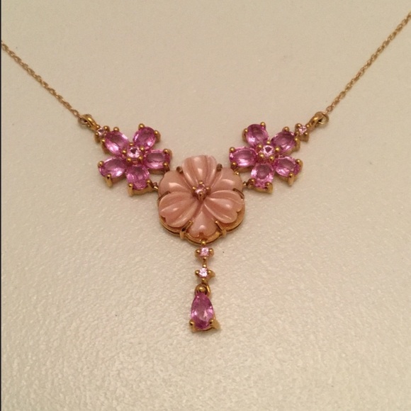 Jewelry - 🌸HOST PICK🌸10k PINK SAPPHIRE FLOWER NECKLACE